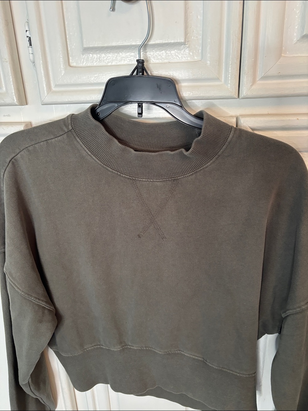 Mono b Olive Green Cropped Sweatshirt Women’s Small Oversized Pullover - Picture 3 of 9